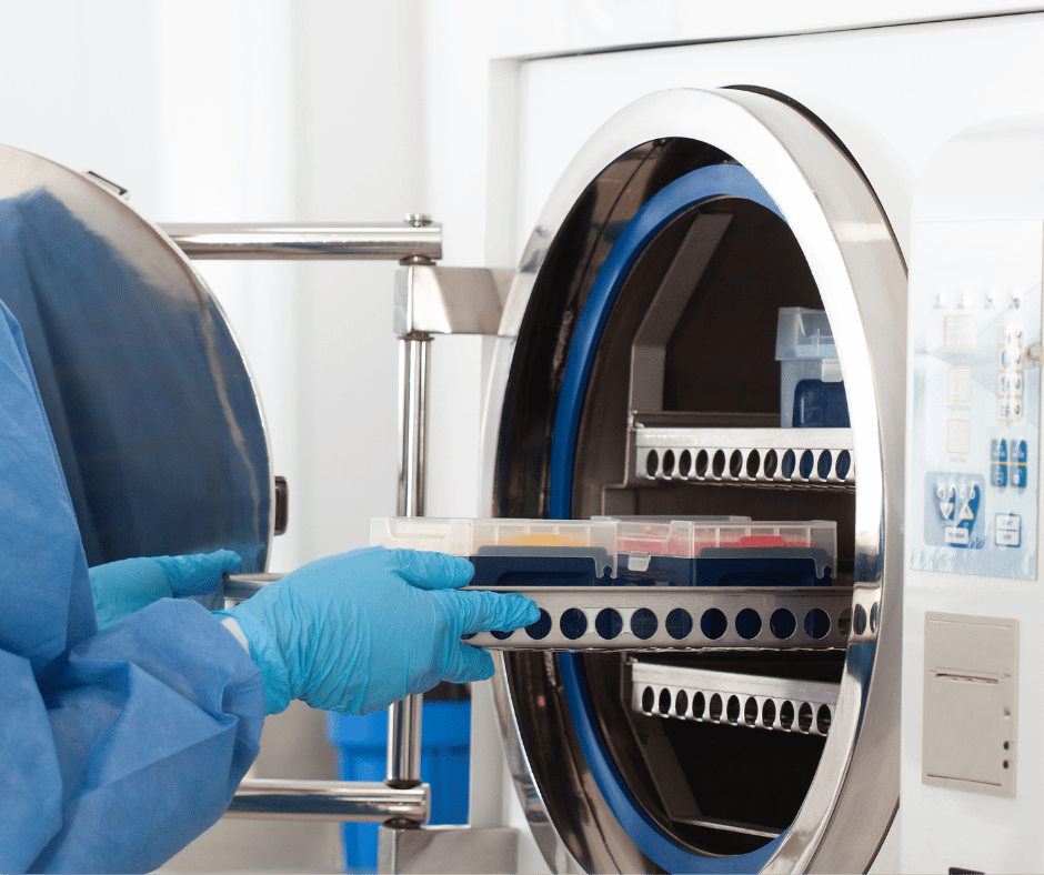 Sterilizing process in autoclave hospital sterilizer